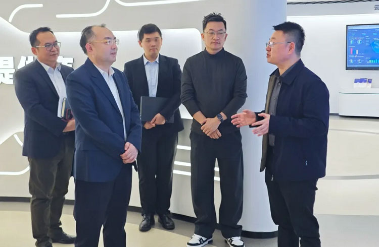 深化银企协同，广州银行董事长李大龙一行到访云蝶科技