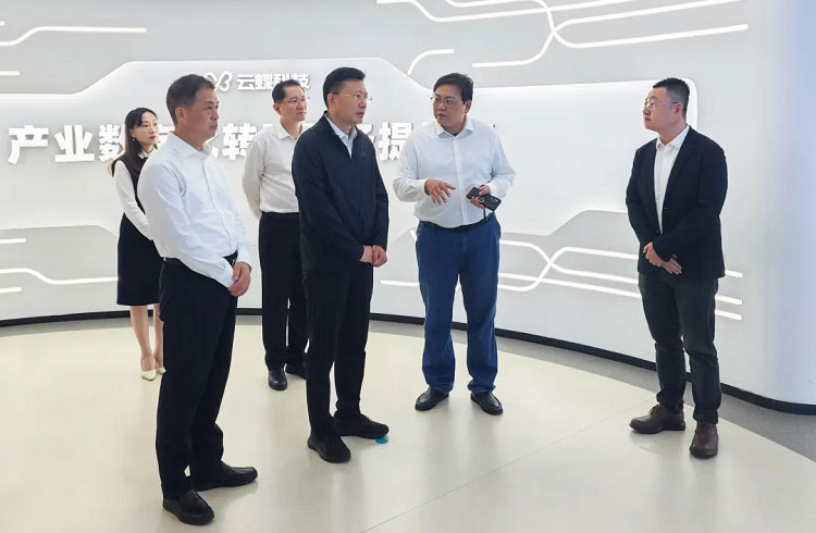 广州市委副书记陈向新走进云蝶科技开展“百千万工程”主题调研