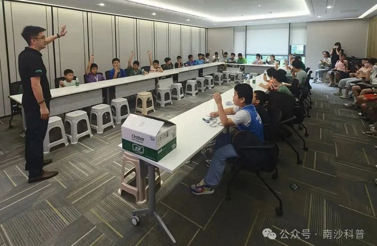 趣探人工智能，广州青少年科普活动走进云蝶科技