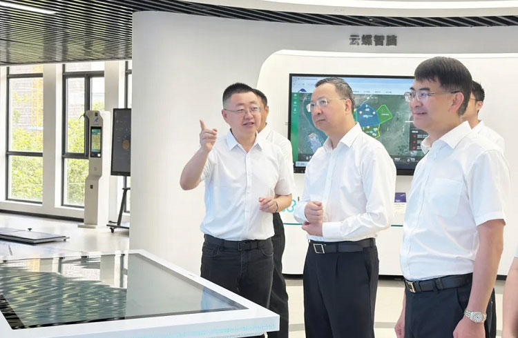 广州市委常委、统战部部长王焕清一行到访云蝶科技参观调研