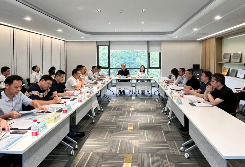 海珠区委书记蔡澍一行莅临云蝶科技调研指导