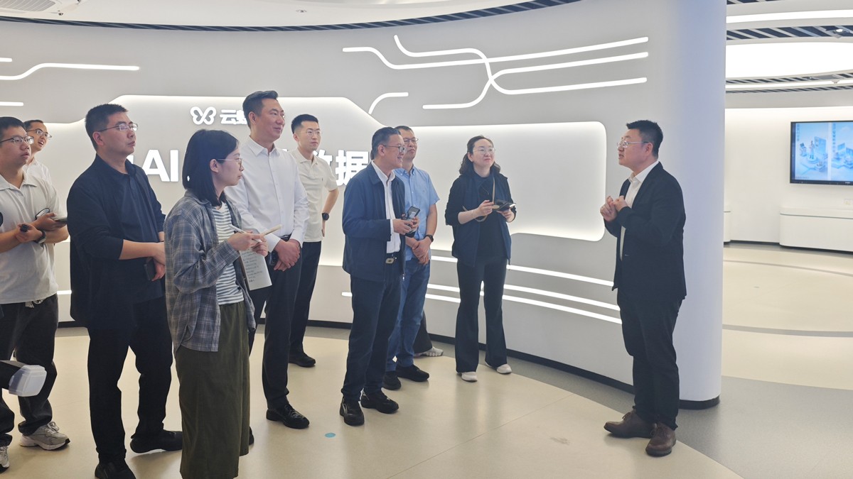 聚焦广东创新发展！新华社“经济大省调研行”走进云蝶科技